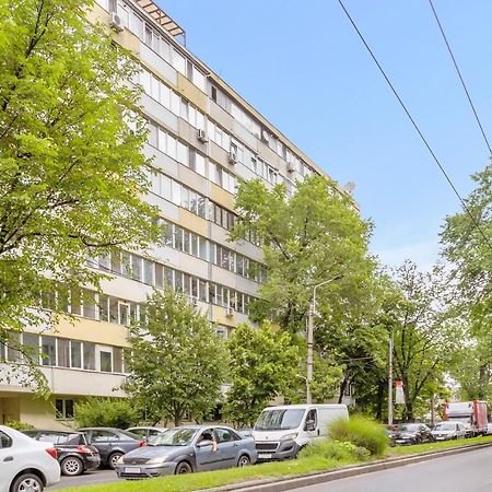 Central Apartment Muncii Area Netflix Bukares Bagian luar foto