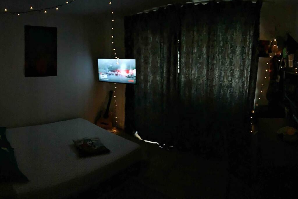 Central Apartment Muncii Area Netflix Bukares Bagian luar foto