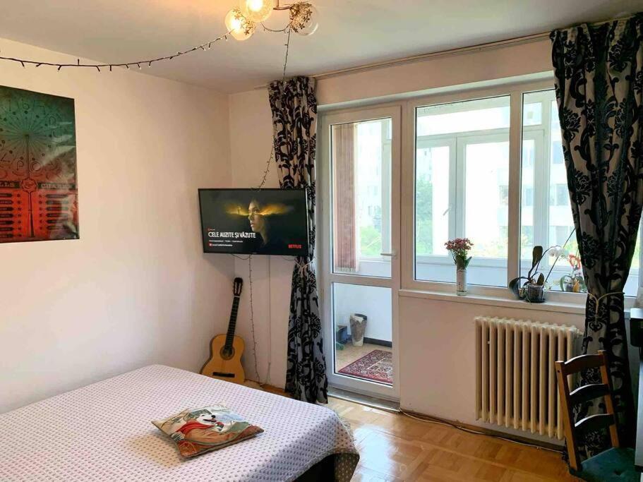 Central Apartment Muncii Area Netflix Bukares Bagian luar foto